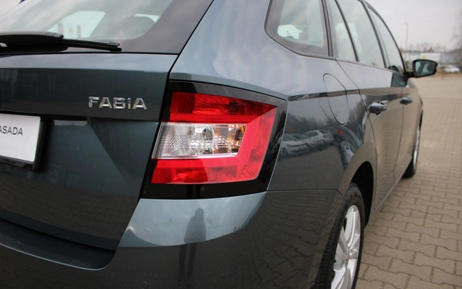 Skoda Fabia cena 41900 przebieg: 126331, rok produkcji 2019 z Sztum małe 466